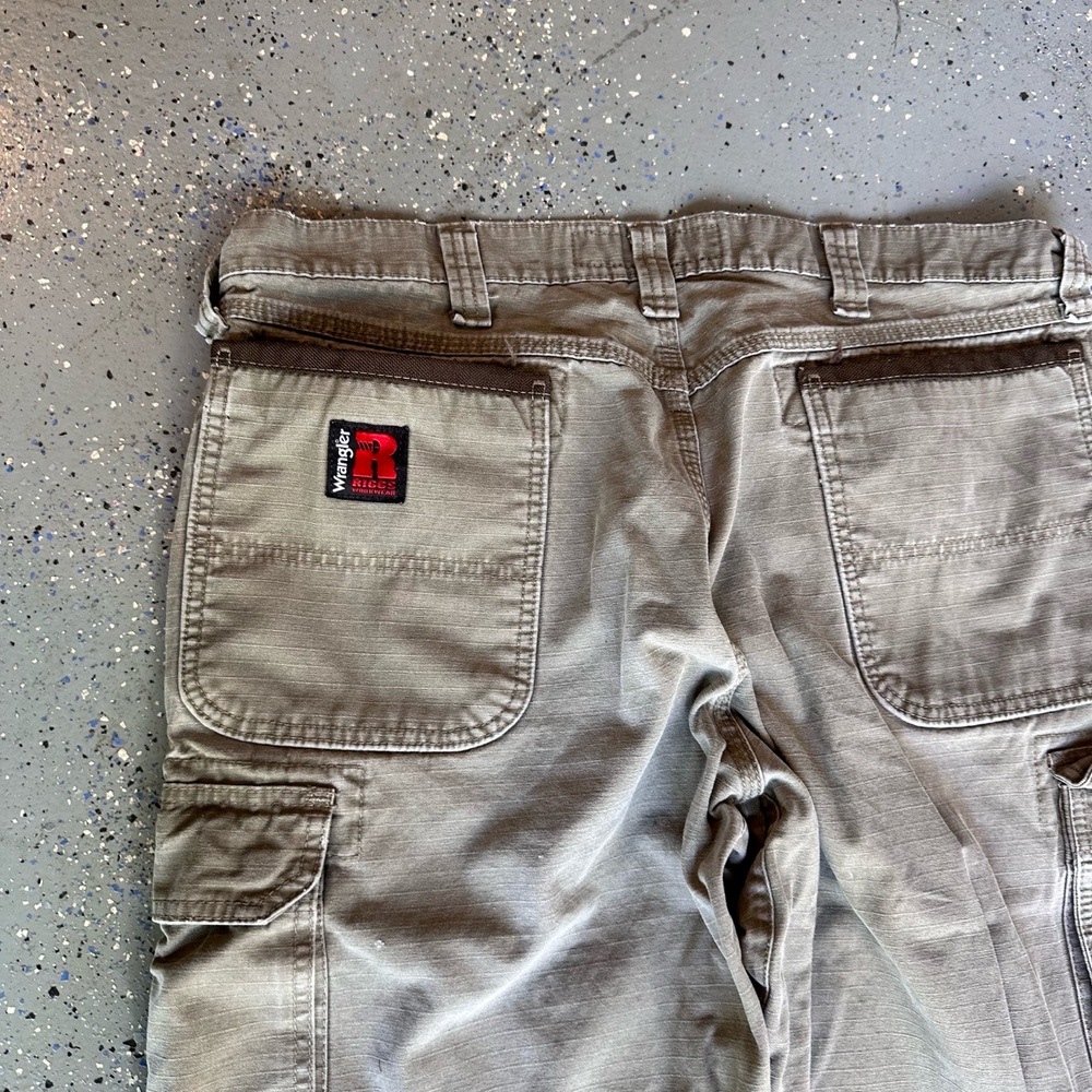 VTG Wrangler Riggs Khaki Cargo Pants 36x34 - Picture 4 of 8